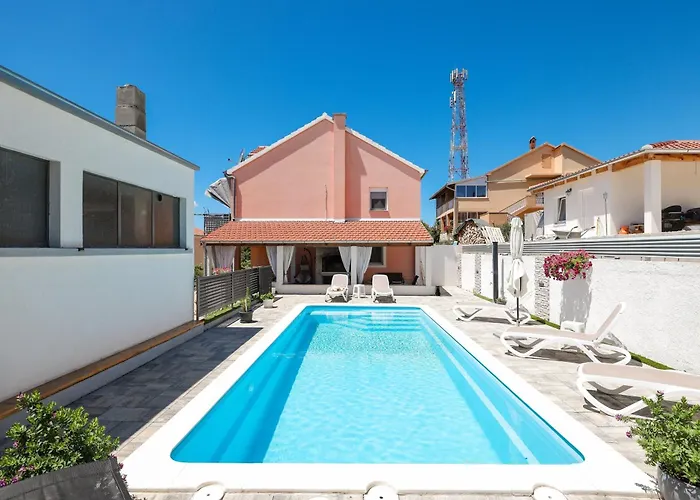 Appartement Family-friendly With Swimming Pool Sukosan, Zadar - 18452 Sukošan