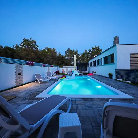 Family-friendly With Swimming Pool Sukosan, Zadar - 18452 *