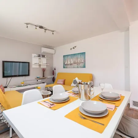 Apartmán Family-friendly With Swimming Pool Sukosan, Zadar - 18452 *