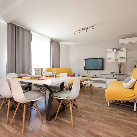 Apartmán Family-friendly With Swimming Pool Sukosan, Zadar - 18452
