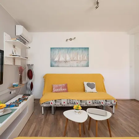 Apartmán Family-friendly With Swimming Pool Sukosan, Zadar - 18452