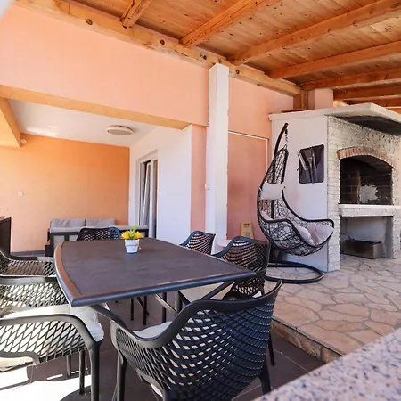 Apartmán Family-friendly With Swimming Pool Sukosan, Zadar - 18452 Sukošan