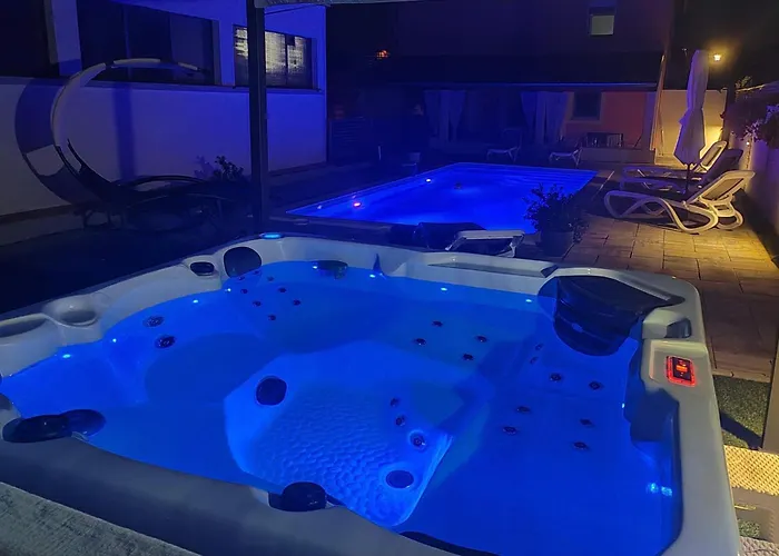 Appartamento Family-friendly With Swimming Pool Sukosan, Zadar - 18452 *